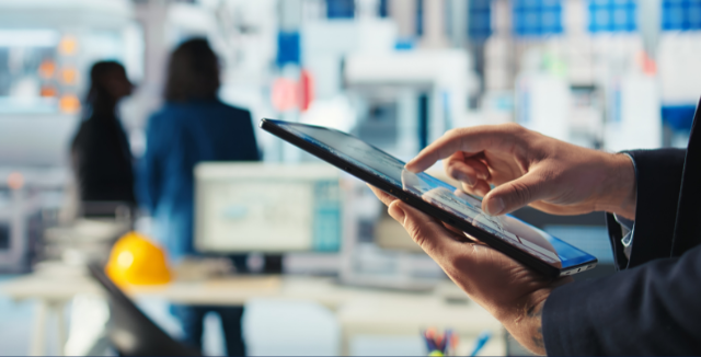 Comment digitaliser efficacement les achats de 30 sites industriels ?